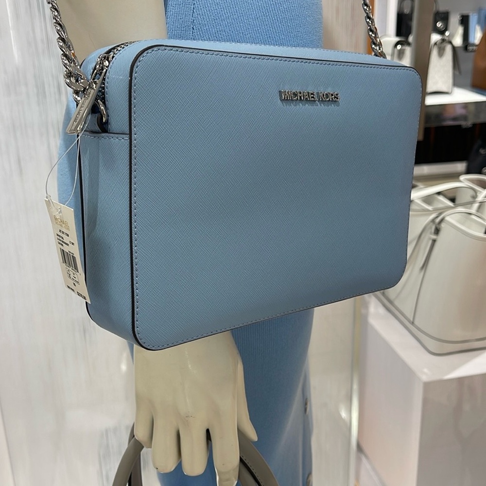 MICHAEL KORS Jet Set Large Saffiano Leather Crossbody Bag
LIGHT SKY
NWT - Picture 12 of 16